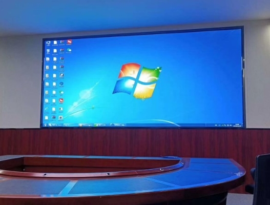 140°広視野角800cd/㎡、AC220V入力電圧用ファインピッチLEDスクリーン
