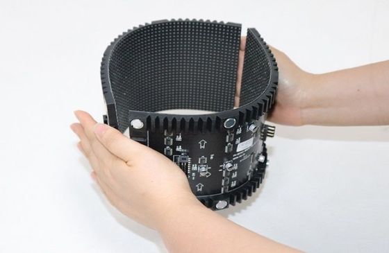 中国からの小売店広告用ROHS対応フレキシブルコラムLEDディスプレイ