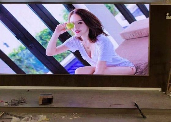 7680Hz HD LEDスクリーンモジュール ビデオ壁ディスプレイ設計 FCC 20m ビューディスタンス