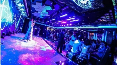コンサート ライト導かれたダンス・フロアのパネルNovastar 14bits 264V