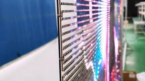 5.6mmの高い透明物は店の窓の表示11スキャン63775dots/M2を導いた