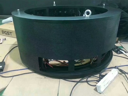 P4 RGB IP43適用範囲が広いLEDのモジュール フル カラー700cd/M2の反ゆがみ