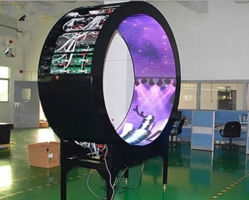 240X120mm曲げられたLED表示スクリーンSMD1515屋内P2 LED適用範囲が広いモジュールのパネル