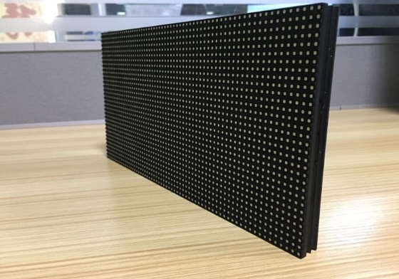 1つのP4mm LED表示に付き注文の屋外の導かれたビデオ壁1R1G1B 3つ