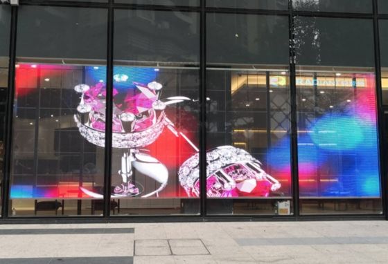 220W/ M2透明なLEDの網目スクリーンの屋外のガラス窓は5000nits 7.8mmを表示する